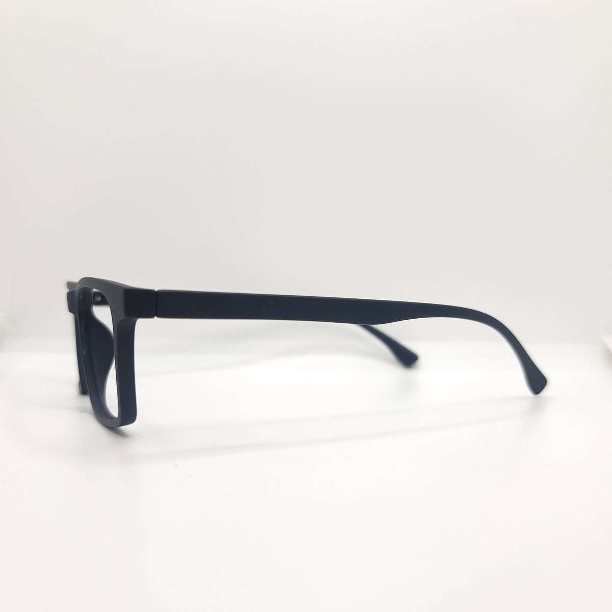 DCG SLEEK AIR 003