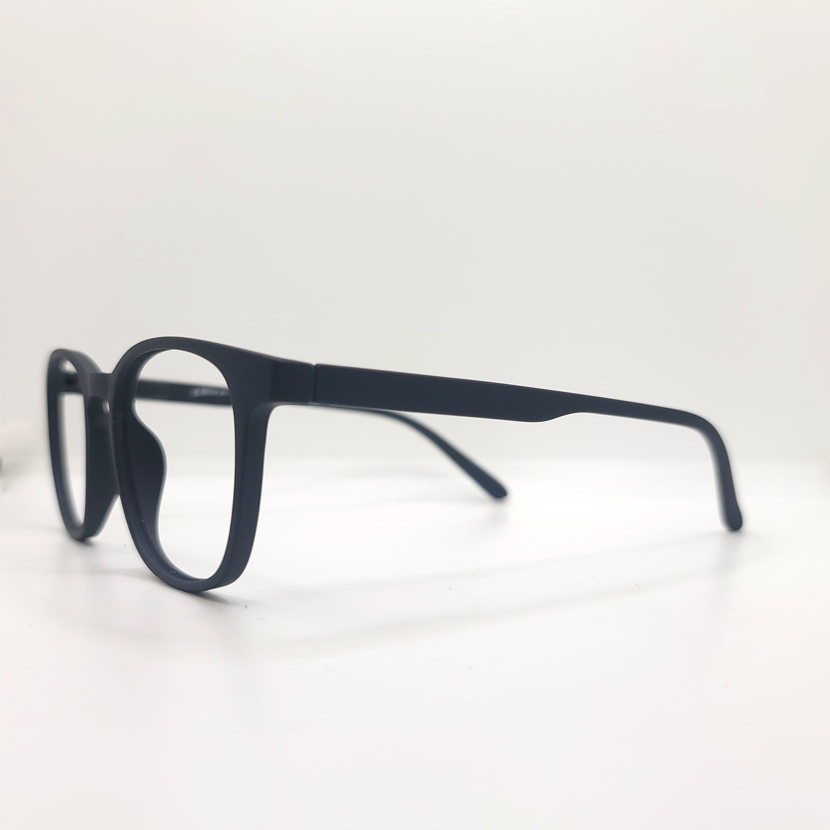 DCG SLEEK AIR 010