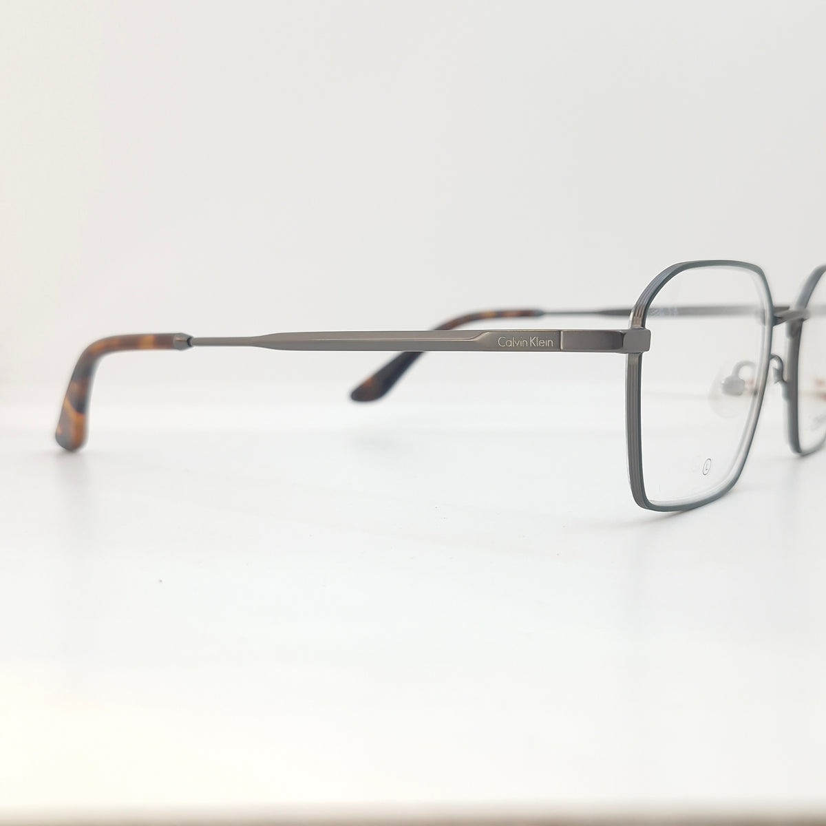 Calvin Klein CK24104 009